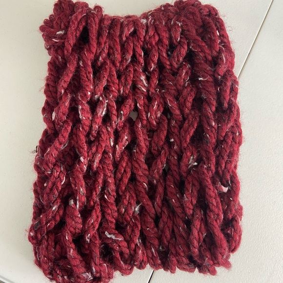 NEW handmade single loop crocheted maroon burgundy thick soft plush warm scarf - Picture 4 of 4